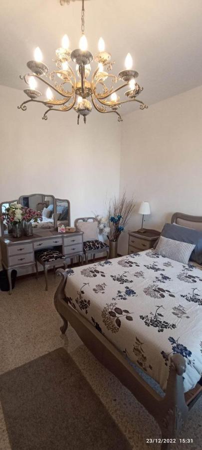 Close To Airport, Double Bedroom, Sofa-Bed, Private Bathroom For Adults And Children Aged 10 And Over Only Gudja Exterior photo